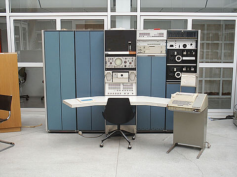 PDP-7 minicomputer console